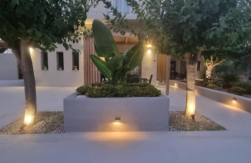 Stoupa Apartment | Rea's Luxury Apartments