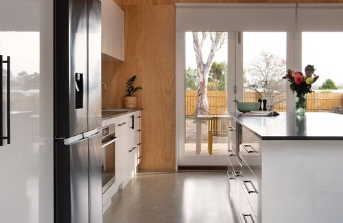 Clunes House | Reader's Rest - dog friendly accommodation in Clunes!