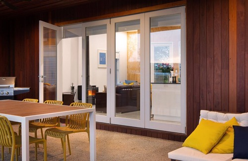 Clunes House | Reader's Rest - dog friendly accommodation in Clunes!