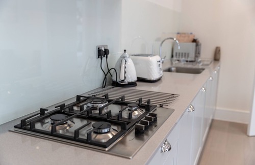 Reading Apartment | Reading Green Park Village Serviced Apt