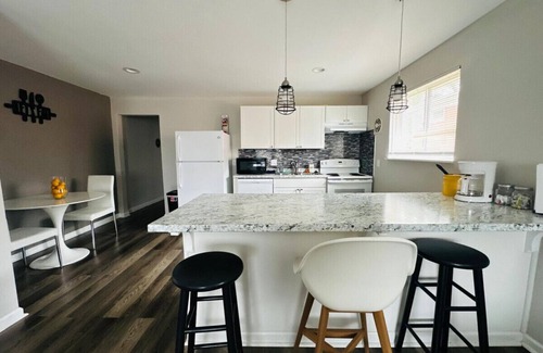 Amberley Village Apartment | Reading-Stylish Apartment for Contemporary Comfort