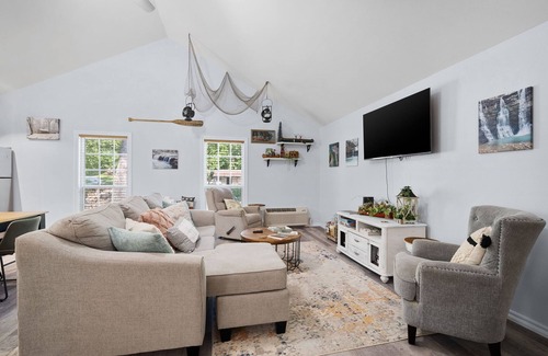 Marble Falls Cabin | Ready for a little rest and relaxation.
