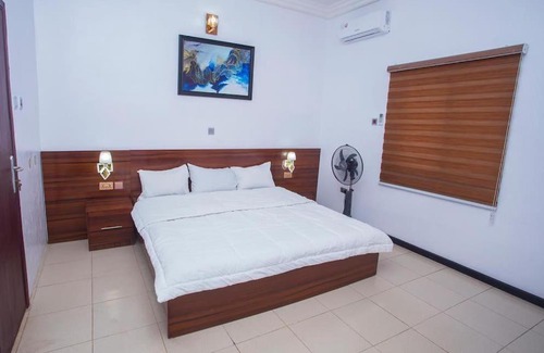 Ibadan Apartment | Readyhomes shortlets and apartments