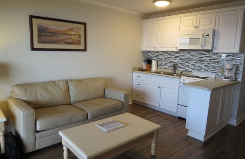 Tybee Island Condo | REAL Beach Front Panoramic View - COUPLES - Pool - North Beach