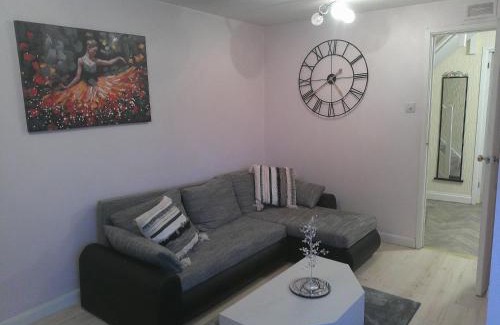 Earls Barton Apartment | Real Home In Northampton