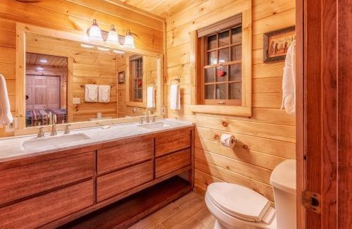 Gatlinburg - Pigeon Forge House | Real Log Cabin With Amazing Views, Hot Tub, Sauna, Games