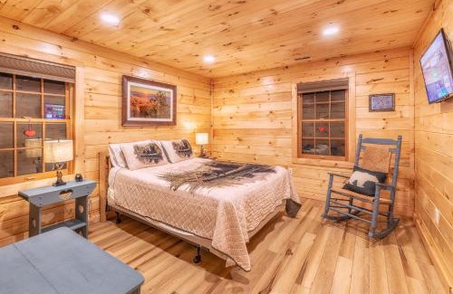 Gatlinburg - Pigeon Forge House | Real Log Cabin With Amazing Views, Hot Tub, Sauna, Games