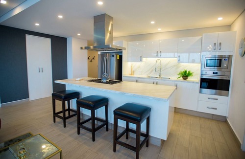 Zapopan Condo | Real View Towers, Real Center, Spectacular 3BR 2nd floor, Zona Real Near Andares