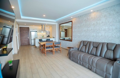 Zapopan Condo | Real View Towers, Real Center, 1st Floor Charming 1 BR, Sanitized, Zona Real