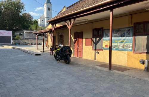 Bodrogkeresztur Apartment | Reb Shayeles House Kerestir