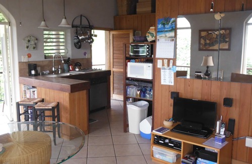 Estate Hansen Bay Cottage | Rebecca's Fancy - directly across from Hansen Bay