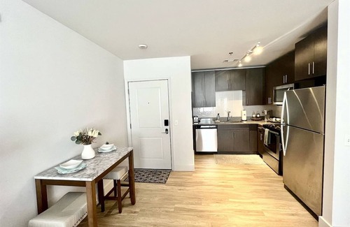 University House | Rebel Derby - Walk to Campus & The Square