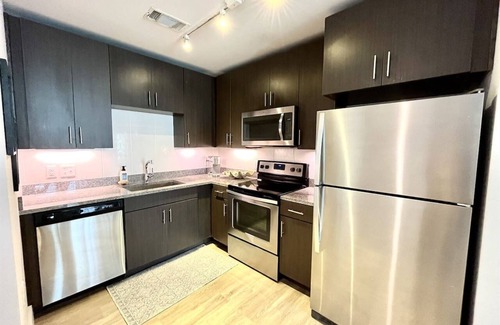 University House | Rebel Derby - Walk to Campus & The Square