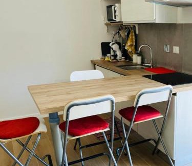 Quartiere XXIX Ponte Mammolo Apartment | Rebibbia Guest Art Metro B