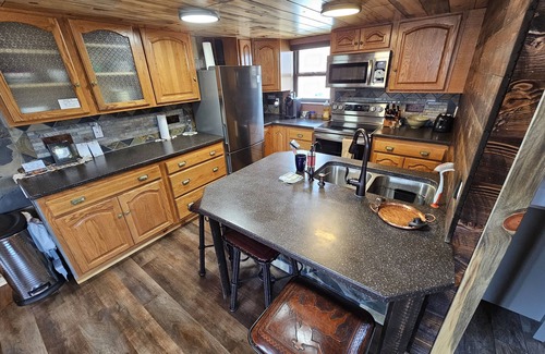 Anaconda Ski Chalet | Reboot, Recover, Recreate…Centrally located 20 acre Mill Creek getaway cabin!