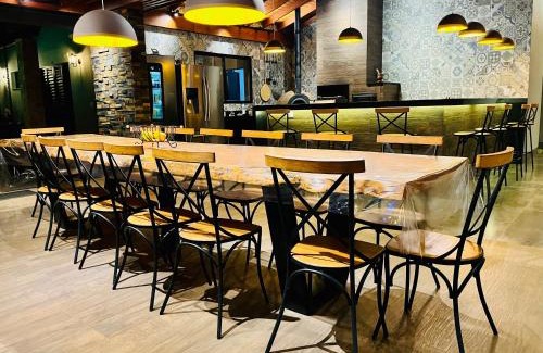 Olimpia House | Recanto Quinta das Palmeiras, Casa com Piscina Aquecida, até 16 pessoas, Perto dos Parques, Olímpia-SP