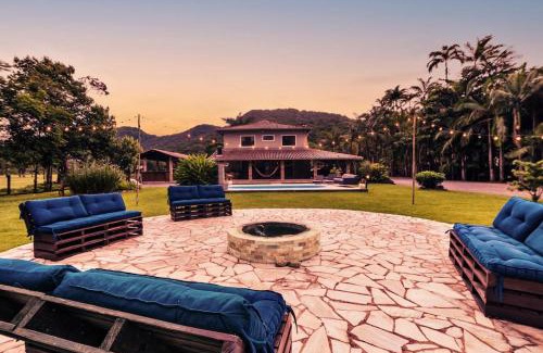 Joinville House | Recanto Vultuoso Paraíso na Estrada Bonita com piscina aquecida Hidro Quadra de areia e Area de lazer completa