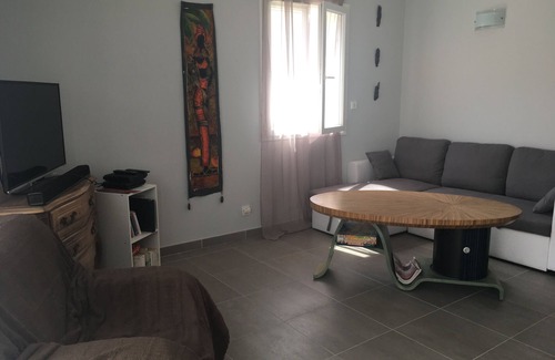 Clarensac House | Recent house T4 DE 89 M2 with swimming pool ideally located in the valley.