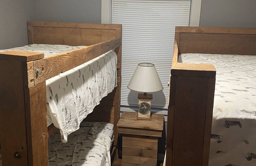 Gregory Cabin | Recent Remodel 2-bedroom 1 bath. Minutes from Steve N Wilson Raft Creek WMA