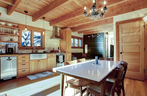Belmont Cottage | recently constructed eco-cottage, heart of SE Belmont/Hawthorne, walk everywhere