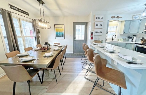 Massanutten Ski Chalet | Recently Refreshed 5BR | Game Room | Fire Table | Hot Tub | 3 Mins From Slopes