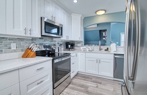 Northeast Virginia Beach House | Recently Remodeled Northend Home Just Steps From Beach With Pool Table