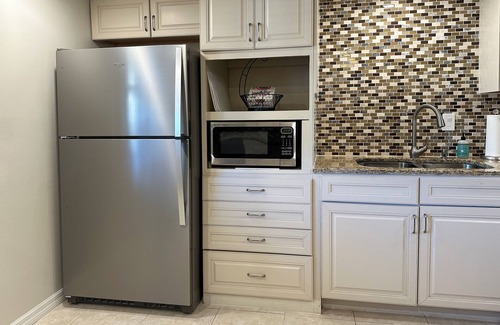 Biggar Condo | Recently remodeled condo in peaceful community close to beaches