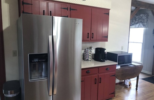 Richmond House | Recently remodeled Colonial-style home with room for the whole family!