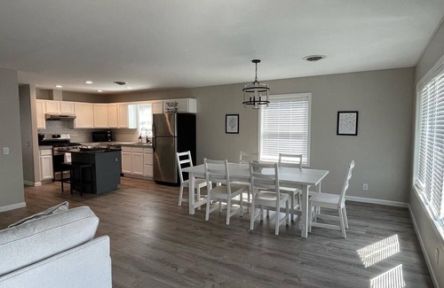 Longport House | Recently Remodeled Cottage 2 Blocks to Beach!