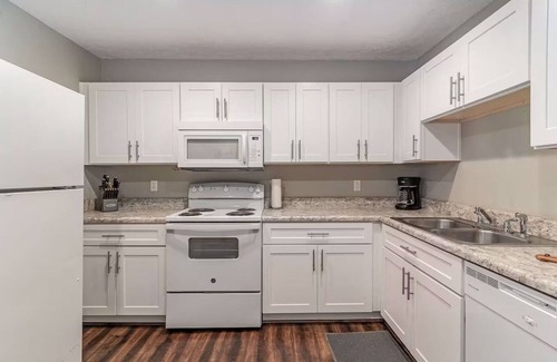 Nashville Condo | Recently Remodeled - Minutes from Downtown & BNA