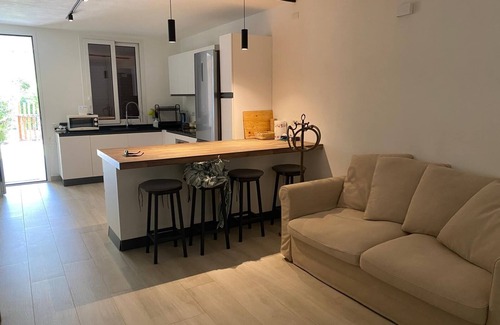 Geremeas Villa | Recently Renovated Independent Villa – 300 meters from Geremeas Beach