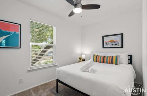 East MLK House | Recently Renovated E Austin Duplex and Free Parking