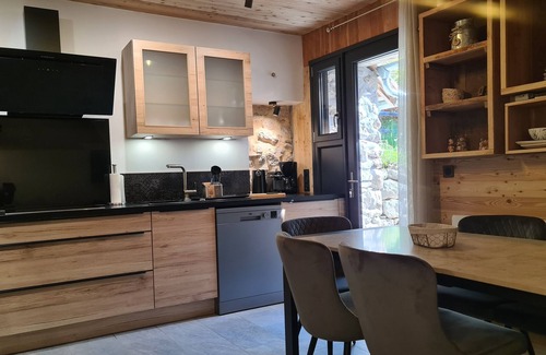 Chorges Cottage | Recently renovated mountain dwelling*, terraces with lake, mountain and forest views.