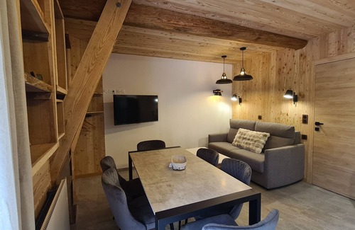 Chorges Cottage | Recently renovated mountain dwelling*, terraces with lake, mountain and forest views.