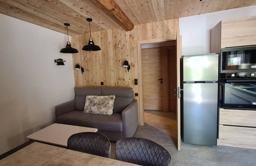 Chorges Cottage | Recently renovated mountain dwelling*, terraces with lake, mountain and forest views.