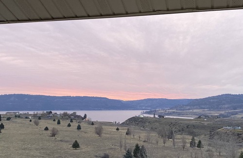 Davenport Apartment | Recently Renovated With Stunning Lake Views!