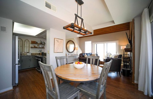 Nellysford Condo | Recently updated - breathtaking view of the Blue Ridge Mountains