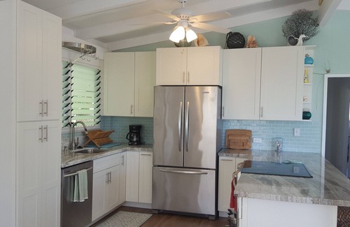 Ka'a'awa House | Recently Update Home!Quiet Beach Community! Come to the Country & Escape Crowds!