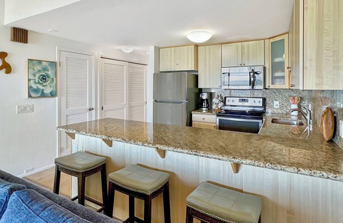 Kapaa Condo | Recently Updated Beachfront Oceanfront Condo! Walk to Old Town Kapa'a