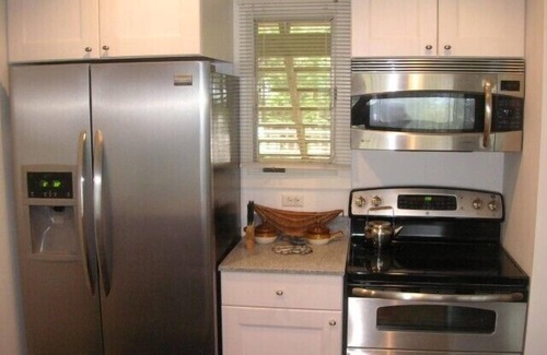 Glen Arbor Condo | Recently updated condo with granite, marble and stainless steel appliances.
