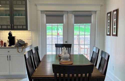 Greeneville Cottage | Recently updated Park Street Cottage with garage in Downtown Greeneville, TN.