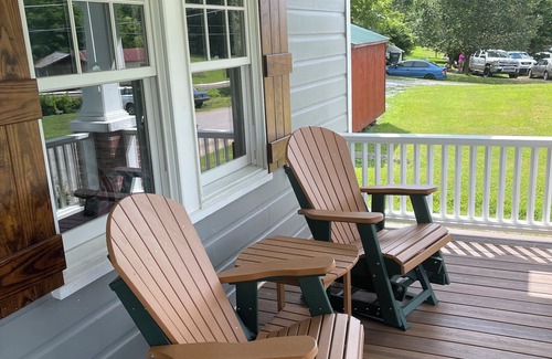 Greeneville Cottage | Recently updated Park Street Cottage with garage in Downtown Greeneville, TN.