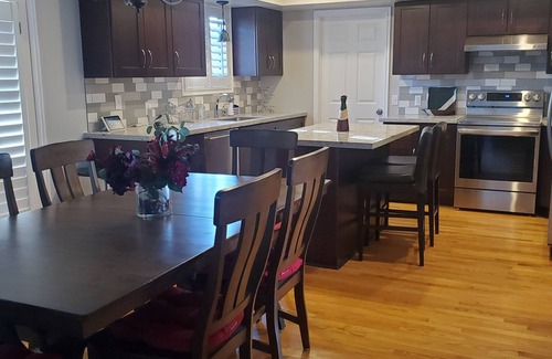Bountiful House | Recharge in quiet mountain neighborhood! Great 180 views! Nearby hiking &skiing!