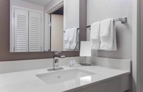 Tampa House | Recharge in style! Tampa, Large Guest room-2 Queen
