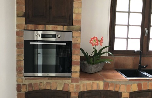 Pignan House | Recharge your batteries; Large house for 8 people, private pool, large grounds.