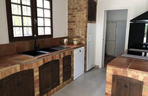 Pignan House | Recharge your batteries; Large house for 8 people, private pool, large grounds.