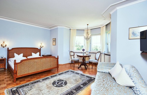 Salem Hotel | Reck's Hotel - Restaurant