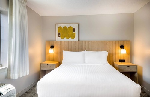 Exchange Place North Hotel | Recreate Sensational Memories! Stay Near Newport Centre! Parking Available!