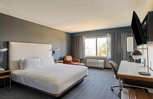 San Ramon Hotel | Recreate Sensational Memories! Fireplace! Close to Danville South Park