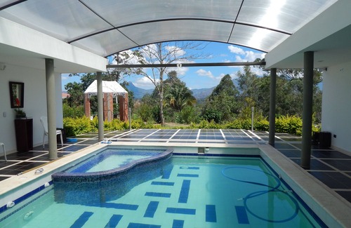 Fusagasuga Cottage | Recreation house in temperate climate condominium. Country